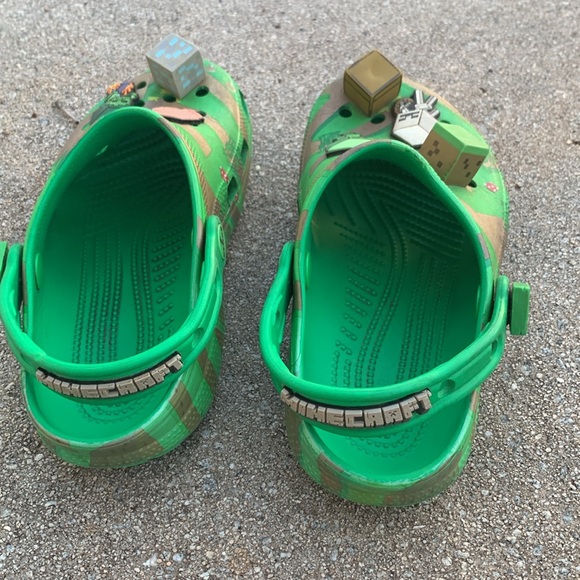Crocs
Big Kids Minecraft Classic Clogs from Finish Line - Picture 2 of 13